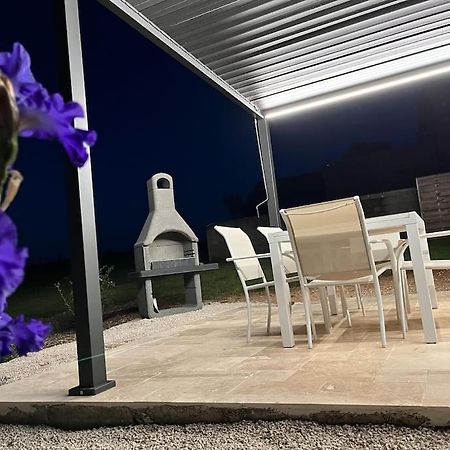 Gite La Bergerie, Piscine Chauffee, Couzon Exterior foto